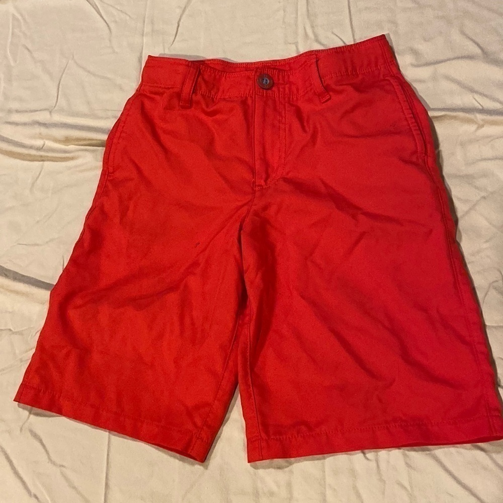 Under Armour Red Boys performance stretch dress shorts in size Youth Medium